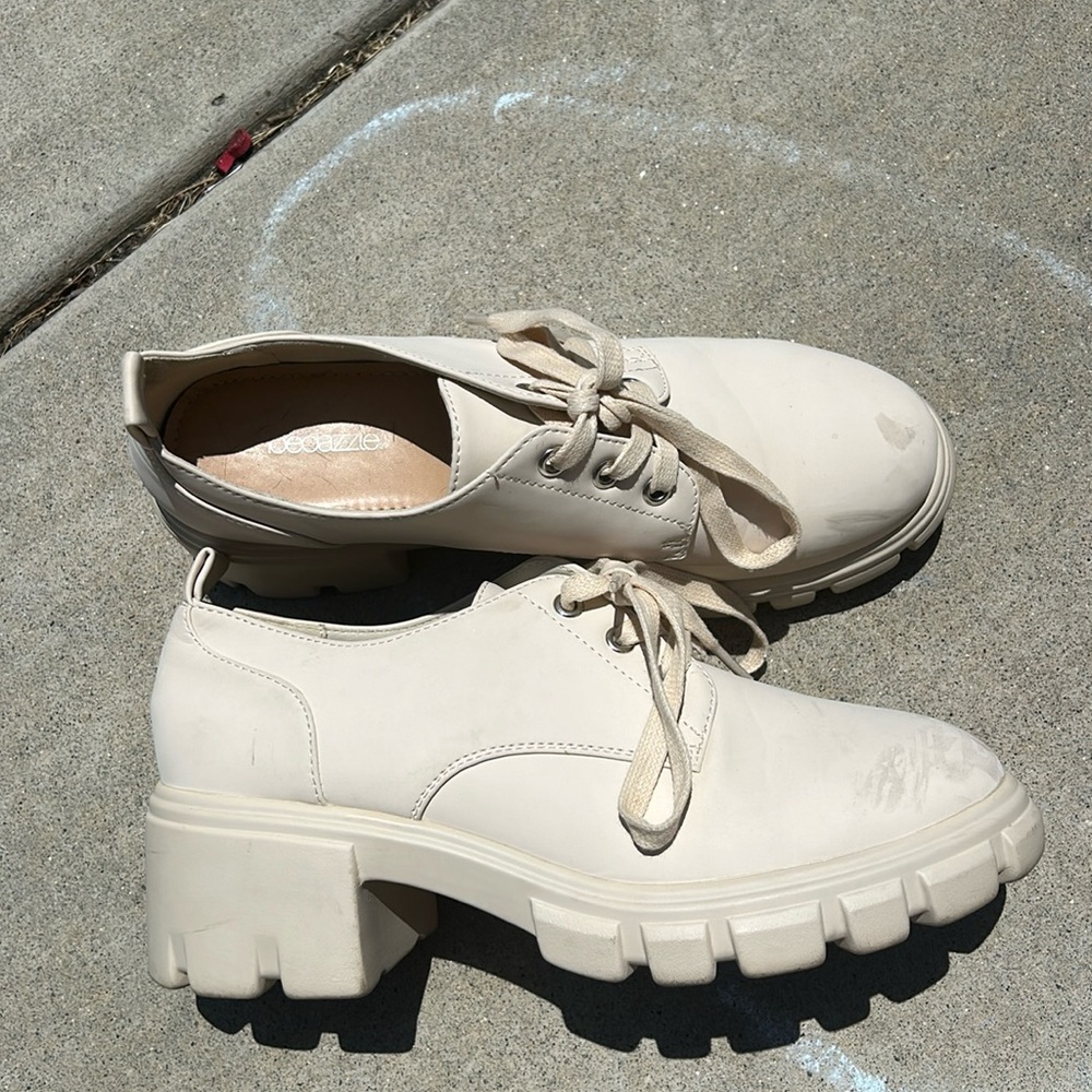 Shoedazzle Sofia cream white heeled oxfords